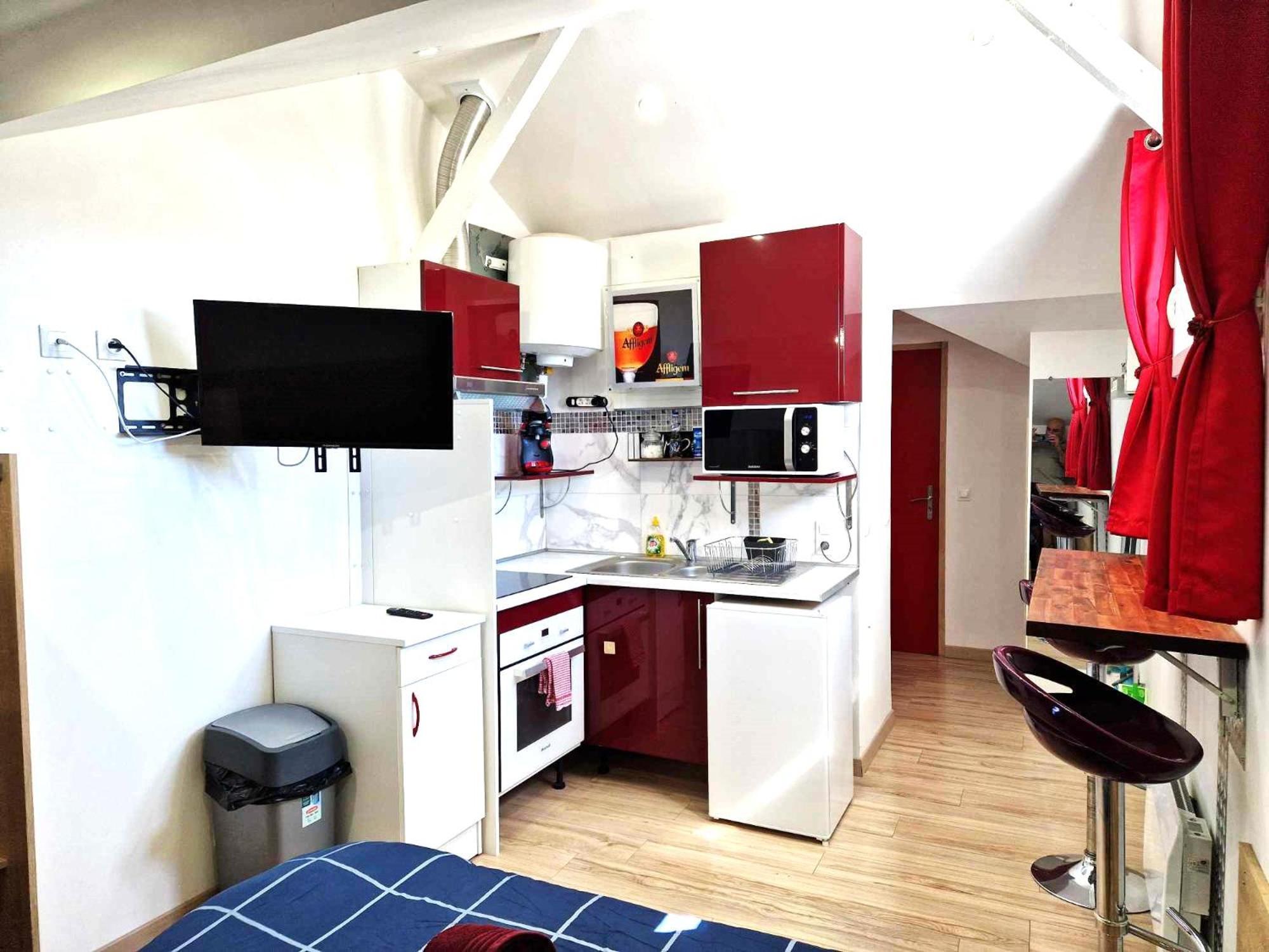 08 - Tres Joli Studio Tout Equipe Avec Parking Privatif Gratuit, Grand Fourgon Possible, Tout Le Linge De Maison Est Fourni Razac-sur-lʼIsle Exterior foto